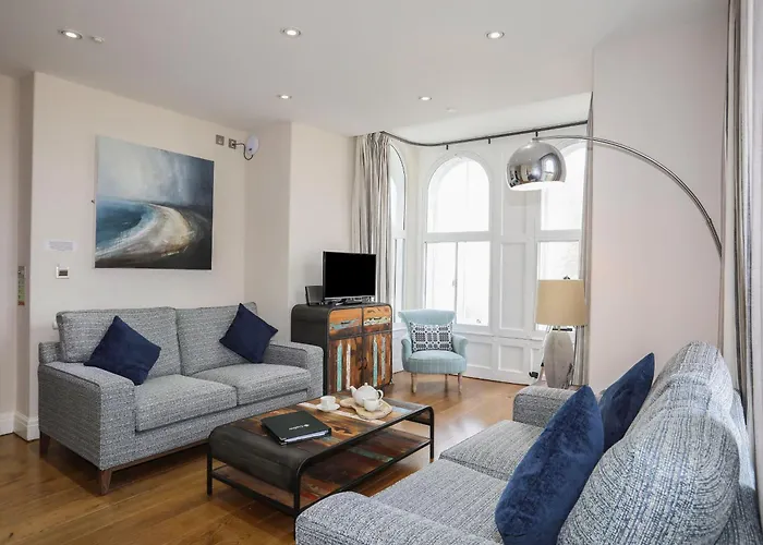 Harlech Apartments - Branwen