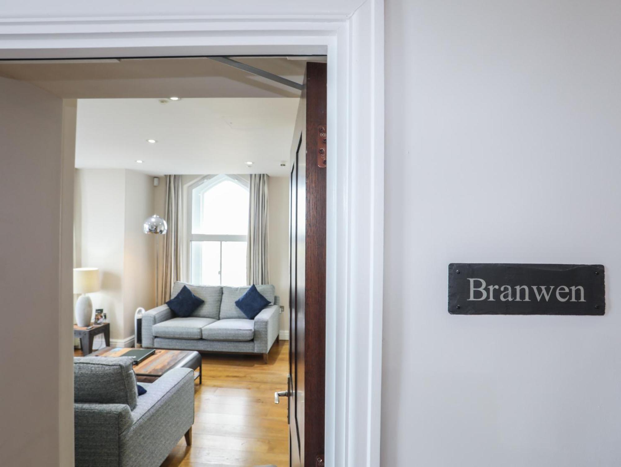 - Branwen Holiday home Harlech